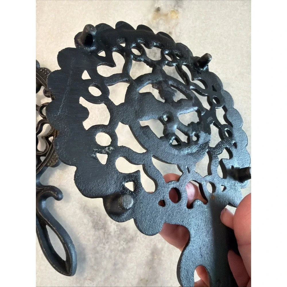 Set Of 2 Vintage Cast Iron Trivets Amish Boy And Girl OLA000